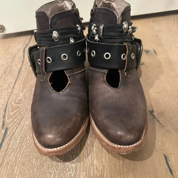 Freebird Saloon Leather Ankle Buckle Boots - Picture 3 of 11